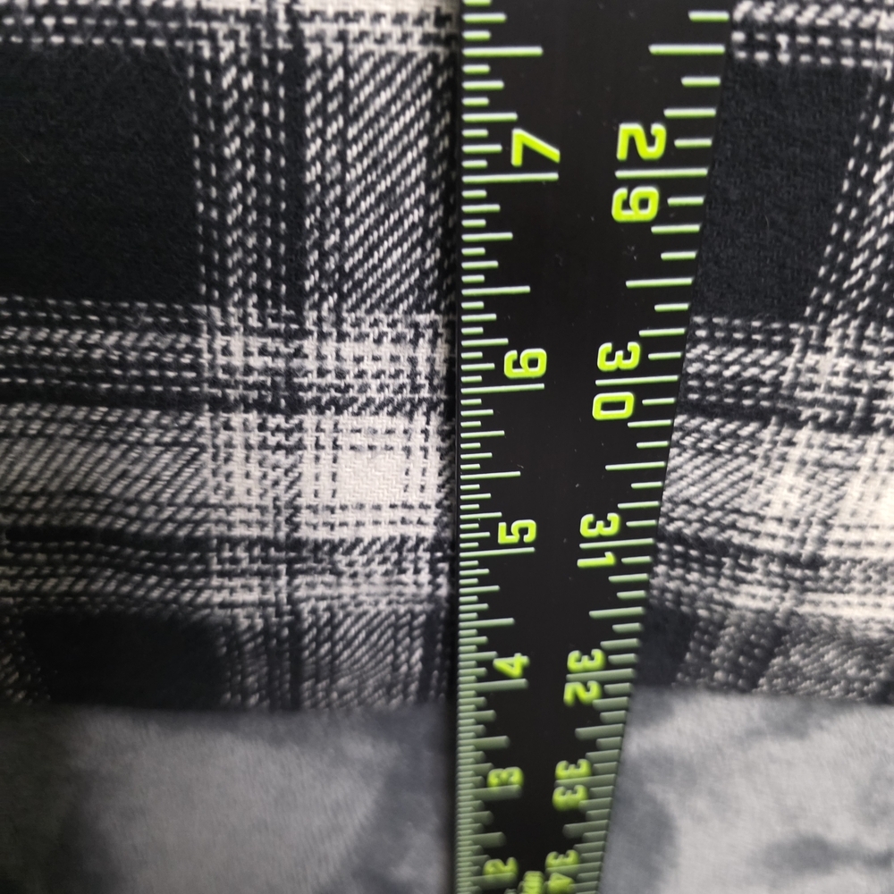 FRYE AND CO. Black and White Plaid Flannel - Picture 5 of 6